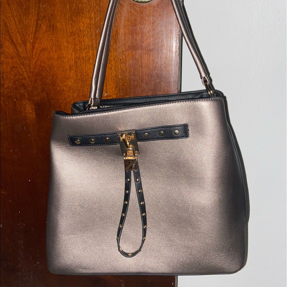 Metallic bronze shoulder purse 👜